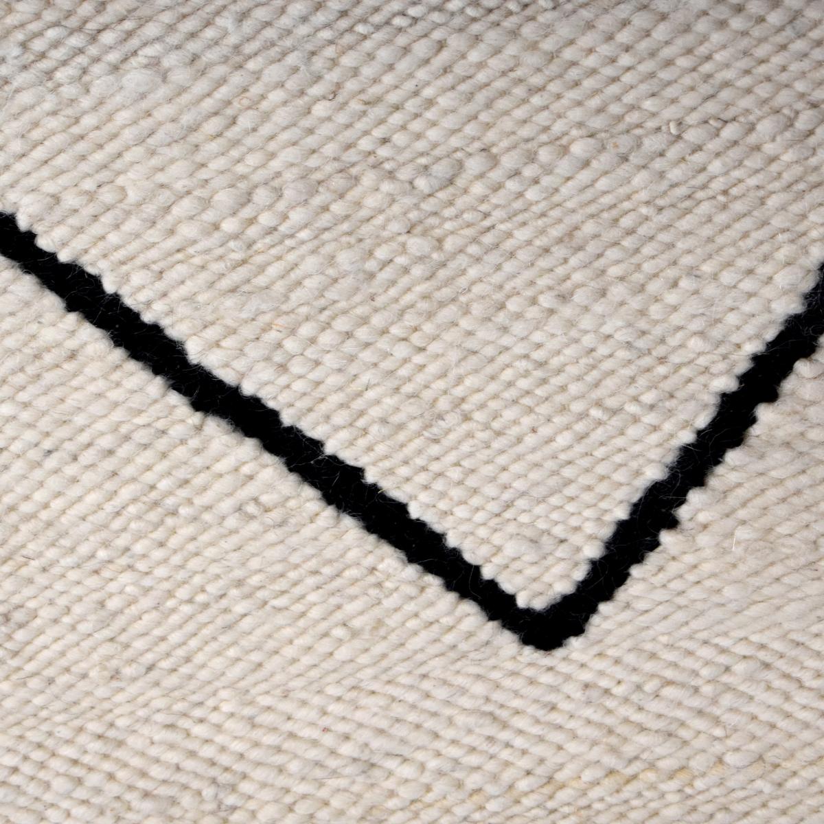 Tapis salon et chambre fait main en laine motif berbère RUBINA — vue 4