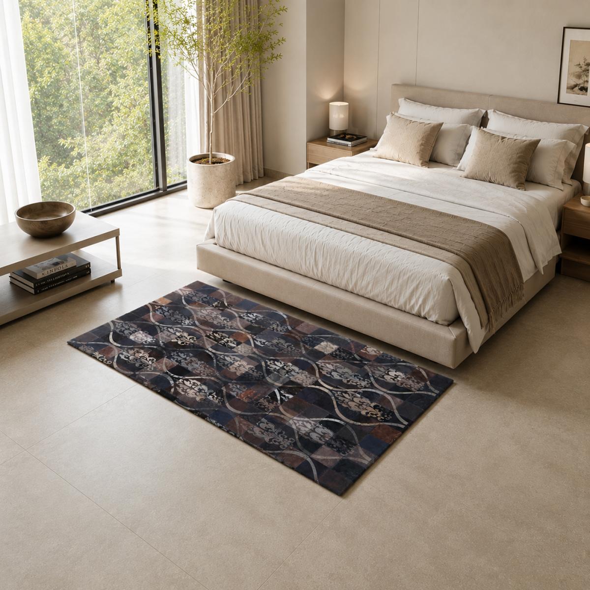Tapis peau de vache AURELIA, kilim fait main — vue 3
