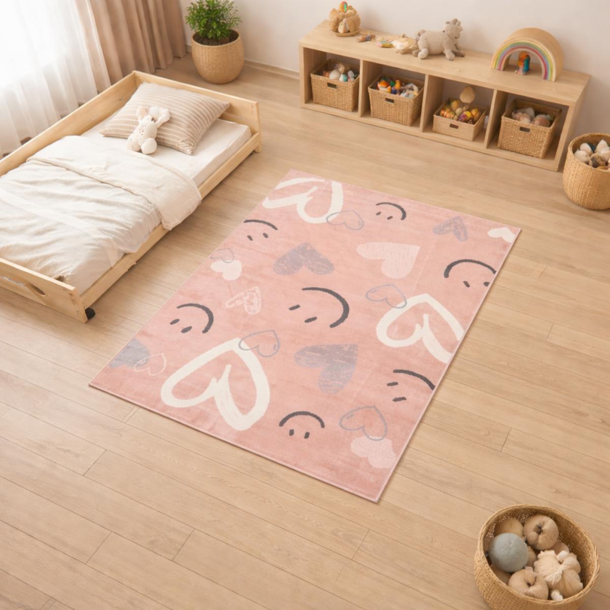 Tapis enfant motif cœurs et smileys, design ludique et joyeux — vue 3