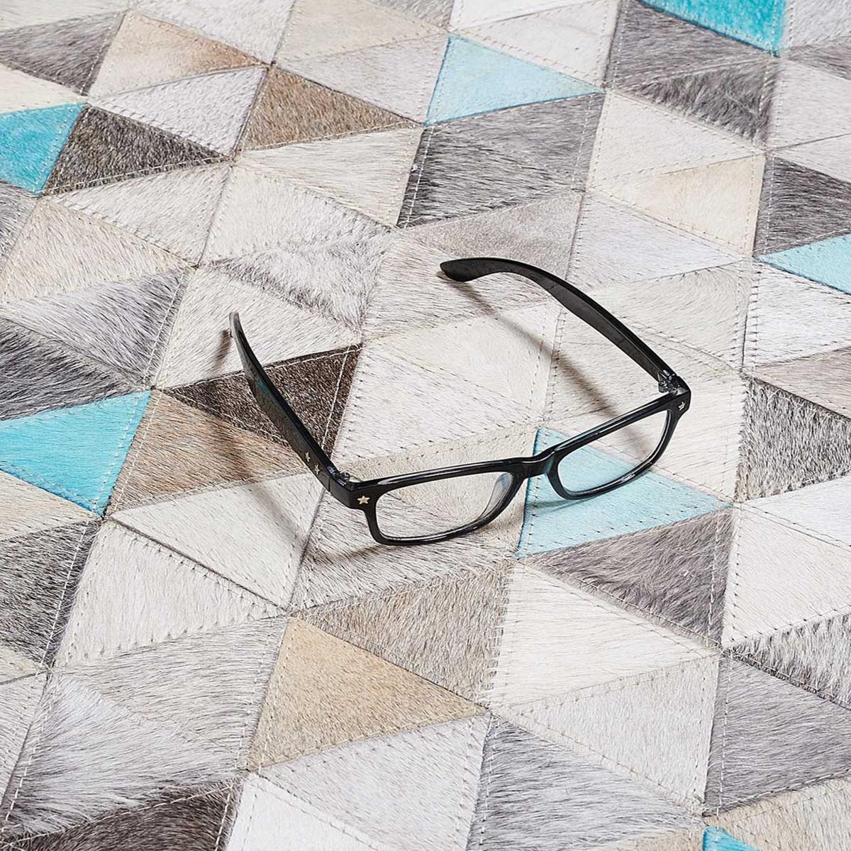 Tapis peau de vache MULTICA, kilim fait main — vue 4