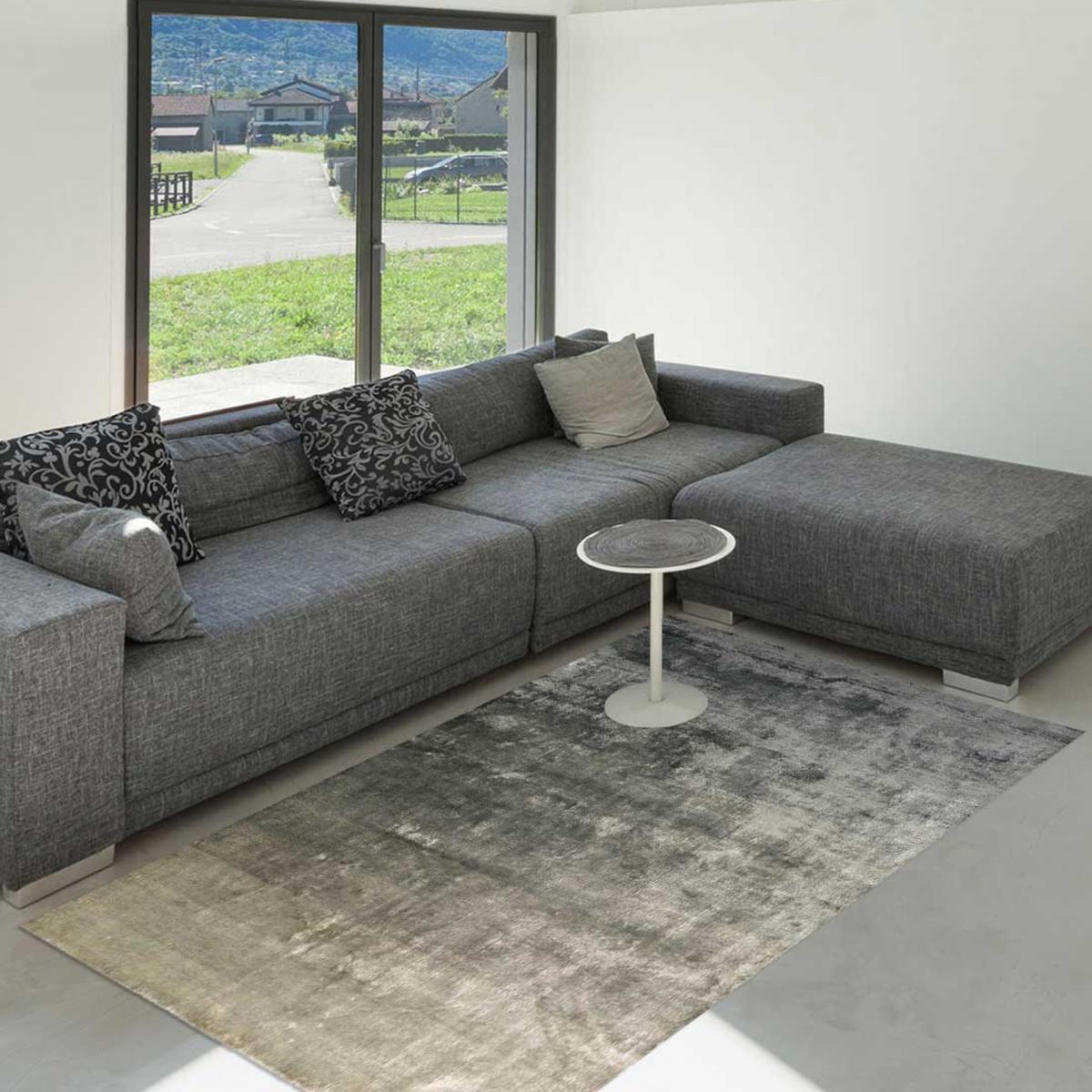 Tapis salon et chambre fait main en viscose motif simple EBERSON — vue 3