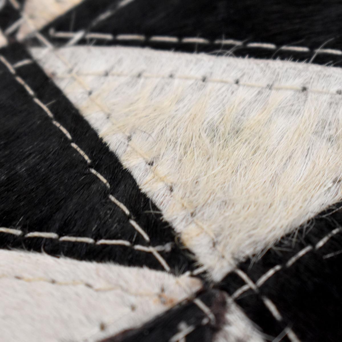 Tapis en peau de vache kilm LITTLETRI, fait à la main — vue 6