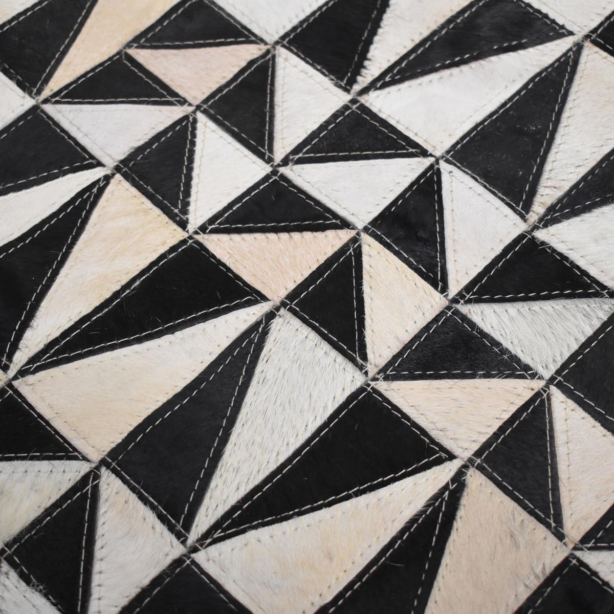 Tapis en peau de vache kilm LITTLETRI, fait à la main — vue 4