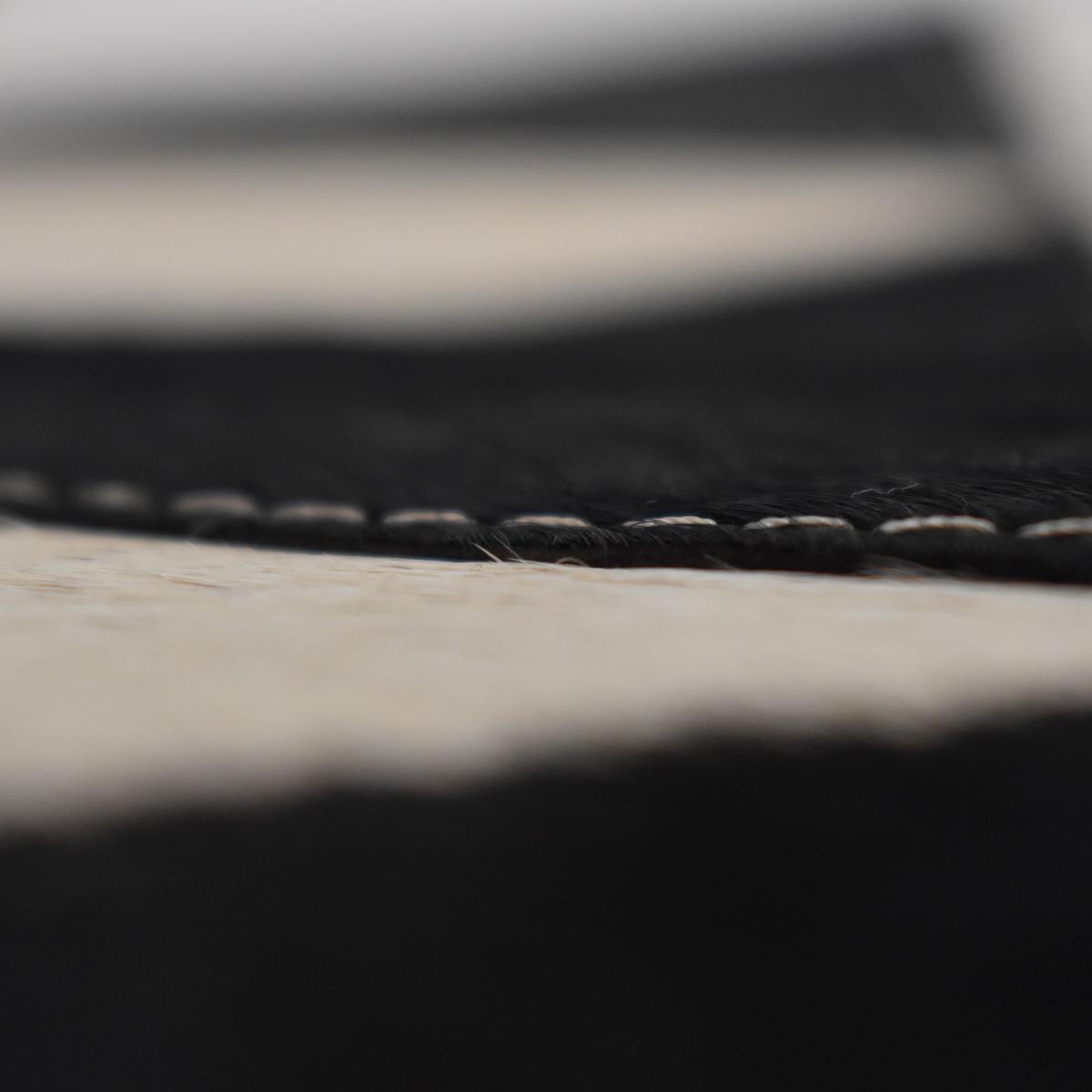 Tapis en peau de vache kilm TRIBLACK, fait à la main — vue 4