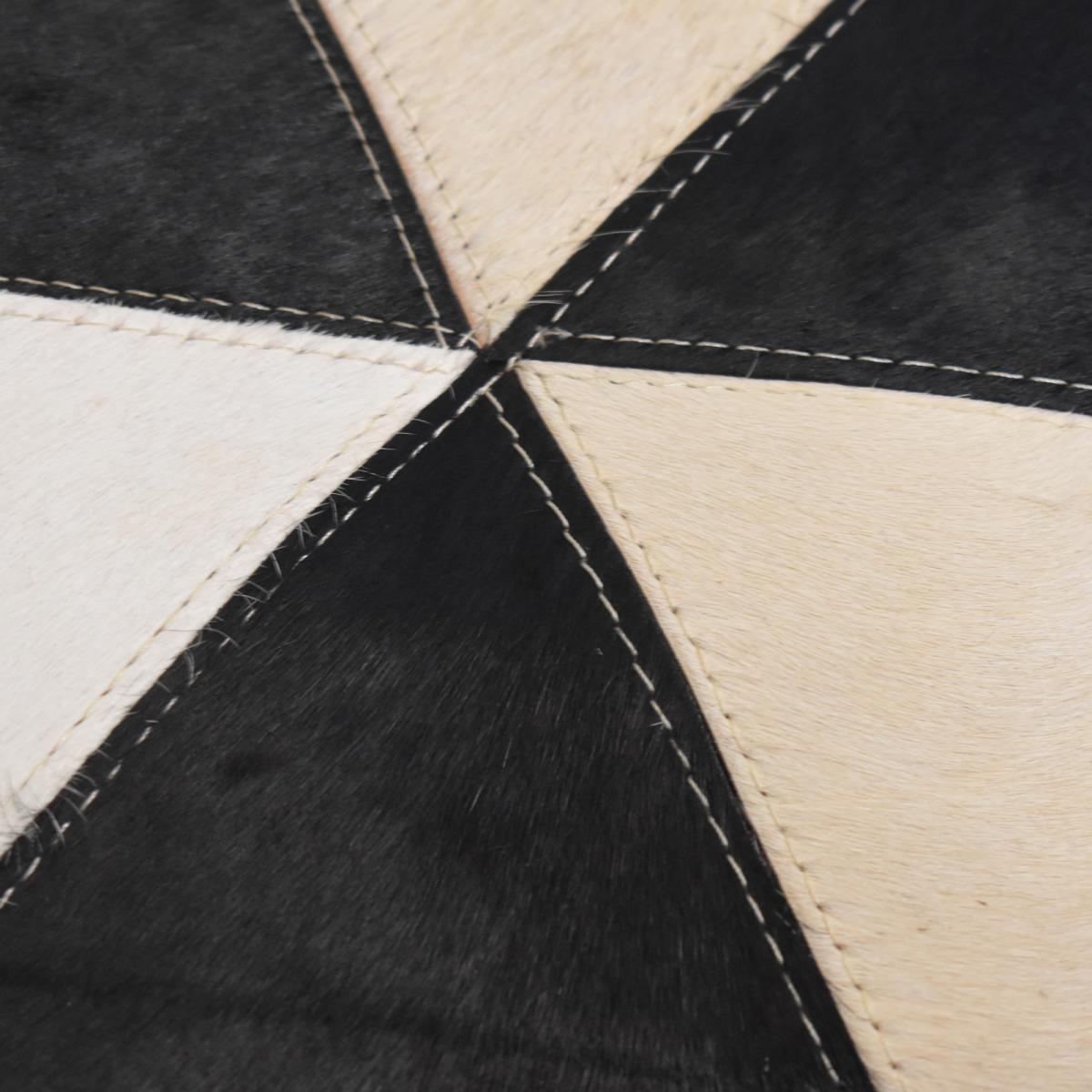 Tapis en peau de vache kilm TRIBLACK, fait à la main — vue 5