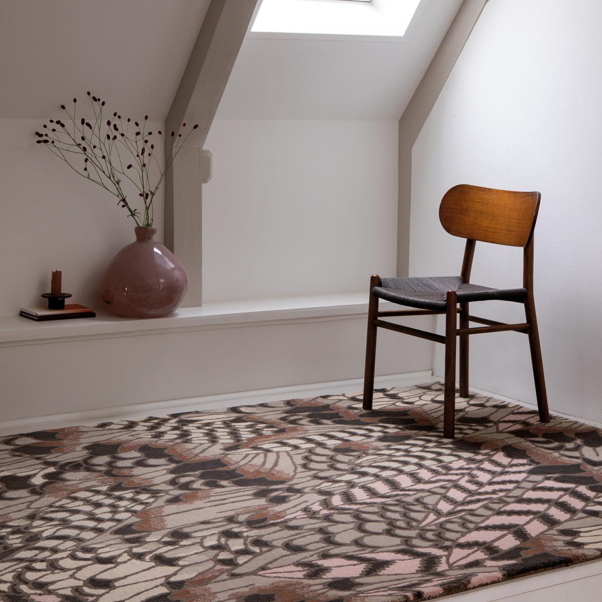 Tapis salon et chambre fait à la main en laine motif floral FEATHERS — vue 3