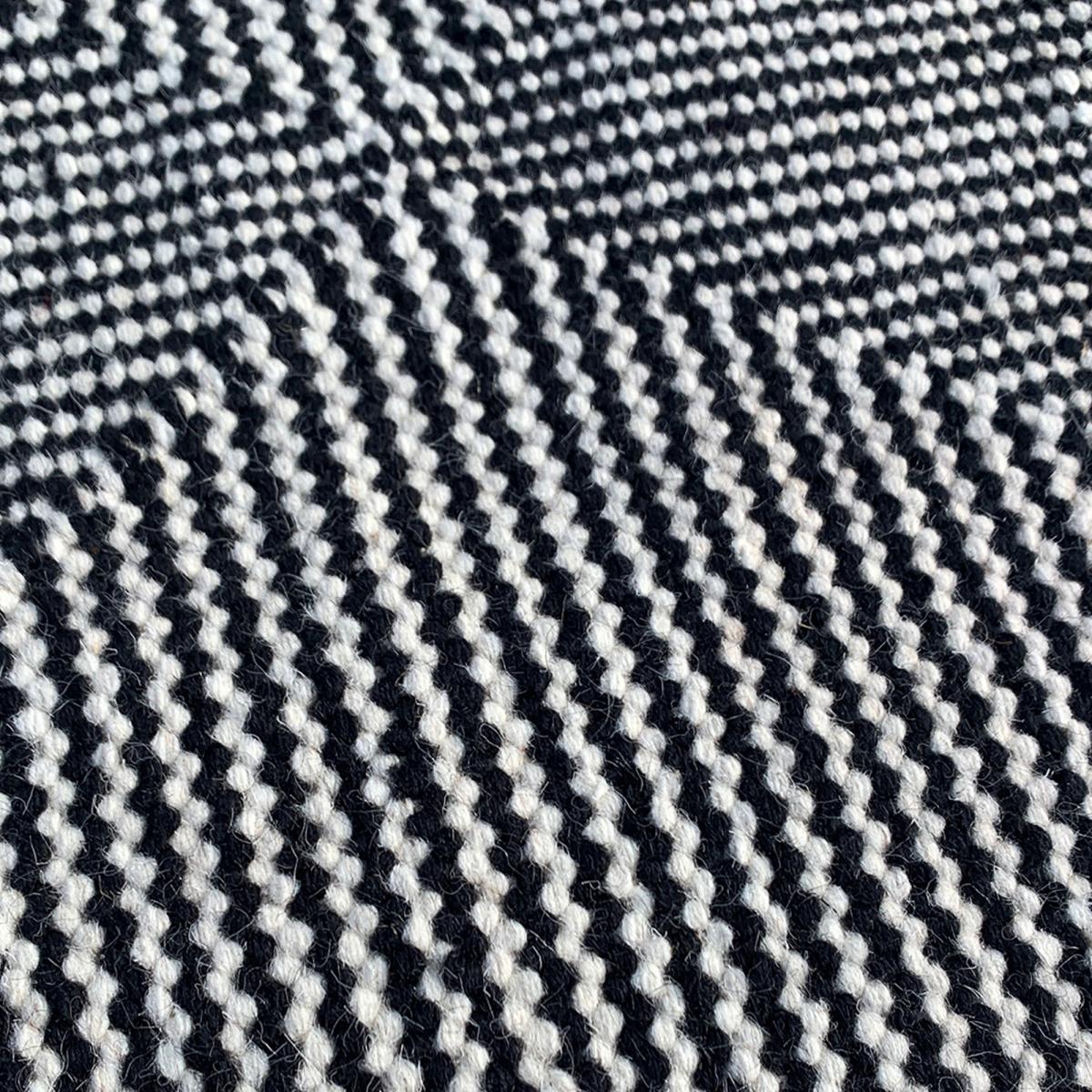 Tapis kilim MICAN, fait à la main en laine motif géométrique — vue 4