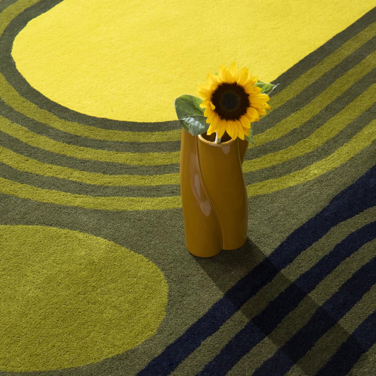 Tapis salon et chambre fait main en laine motif floral STULIP — vue 4