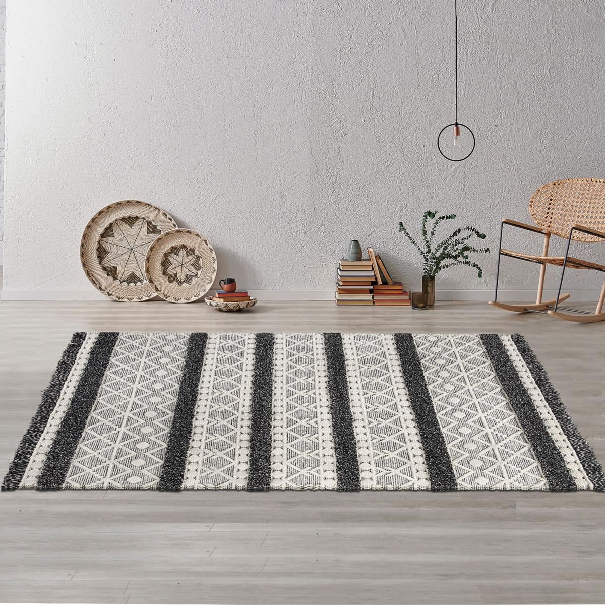 Tapis pour une chambre ou une entrée tissé en laine motif ethnique NOUKA — vue 3