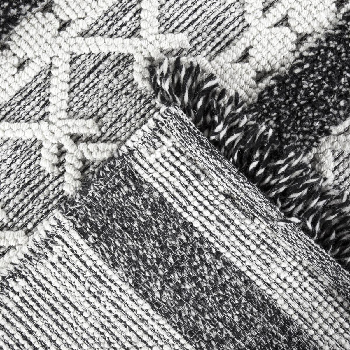 Tapis pour une chambre ou une entrée tissé en laine motif ethnique NOUKA — vue 4