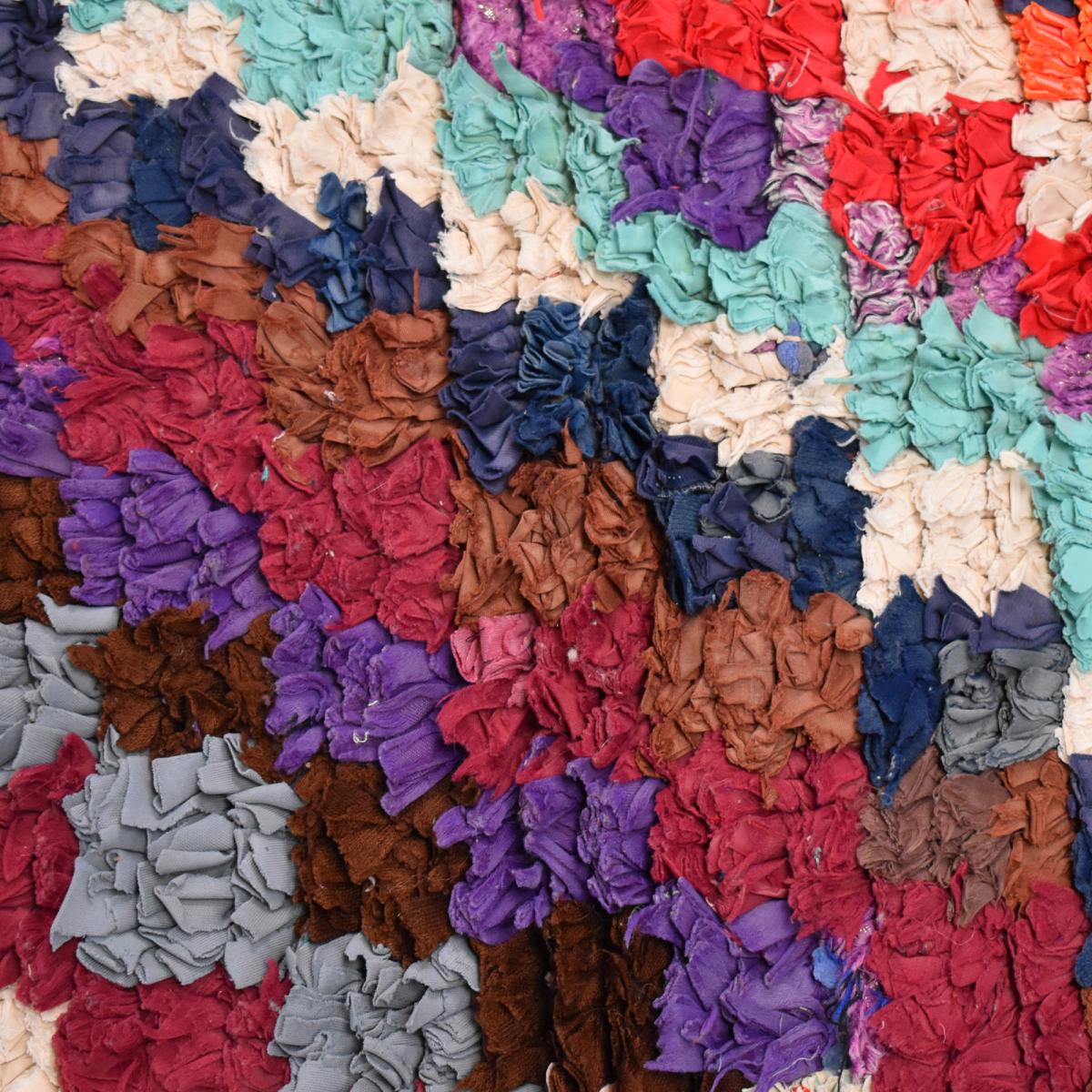 Authentique tapis berbère fait main en tissu recyclé BOUCHAROUETTE 60 — vue 4