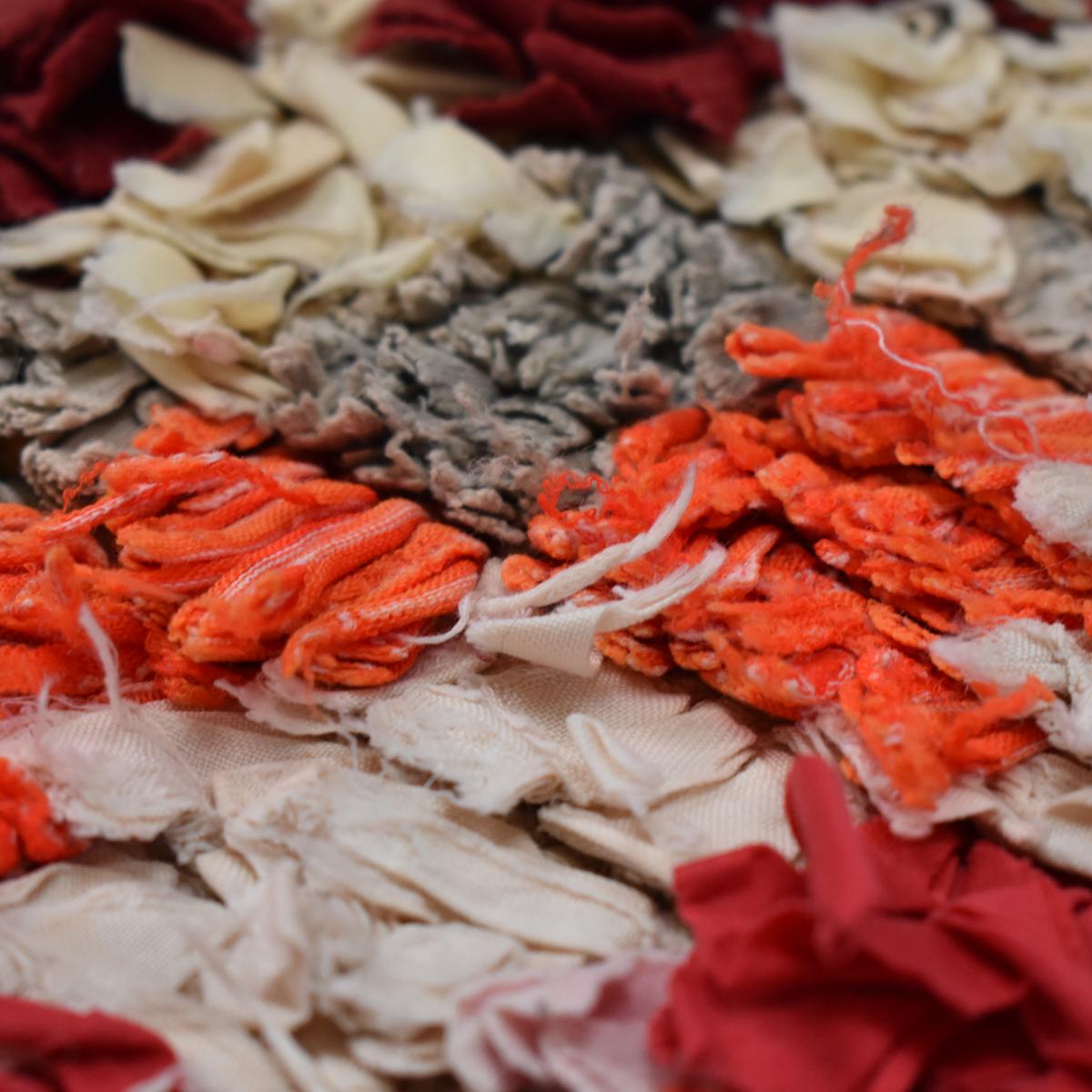 Authentique tapis berbère fait main en tissu recyclé BOUCHAROUETTE 60 — vue 6