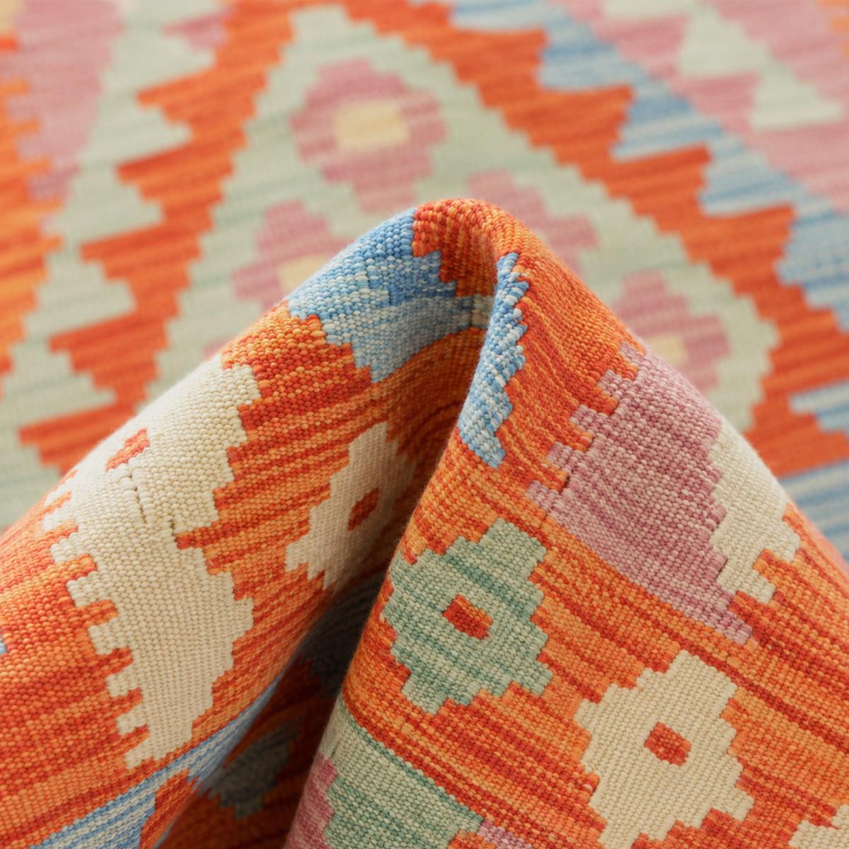 Tapis kilim au motif ethnique, artisanal, tissé plat en laine — vue 6