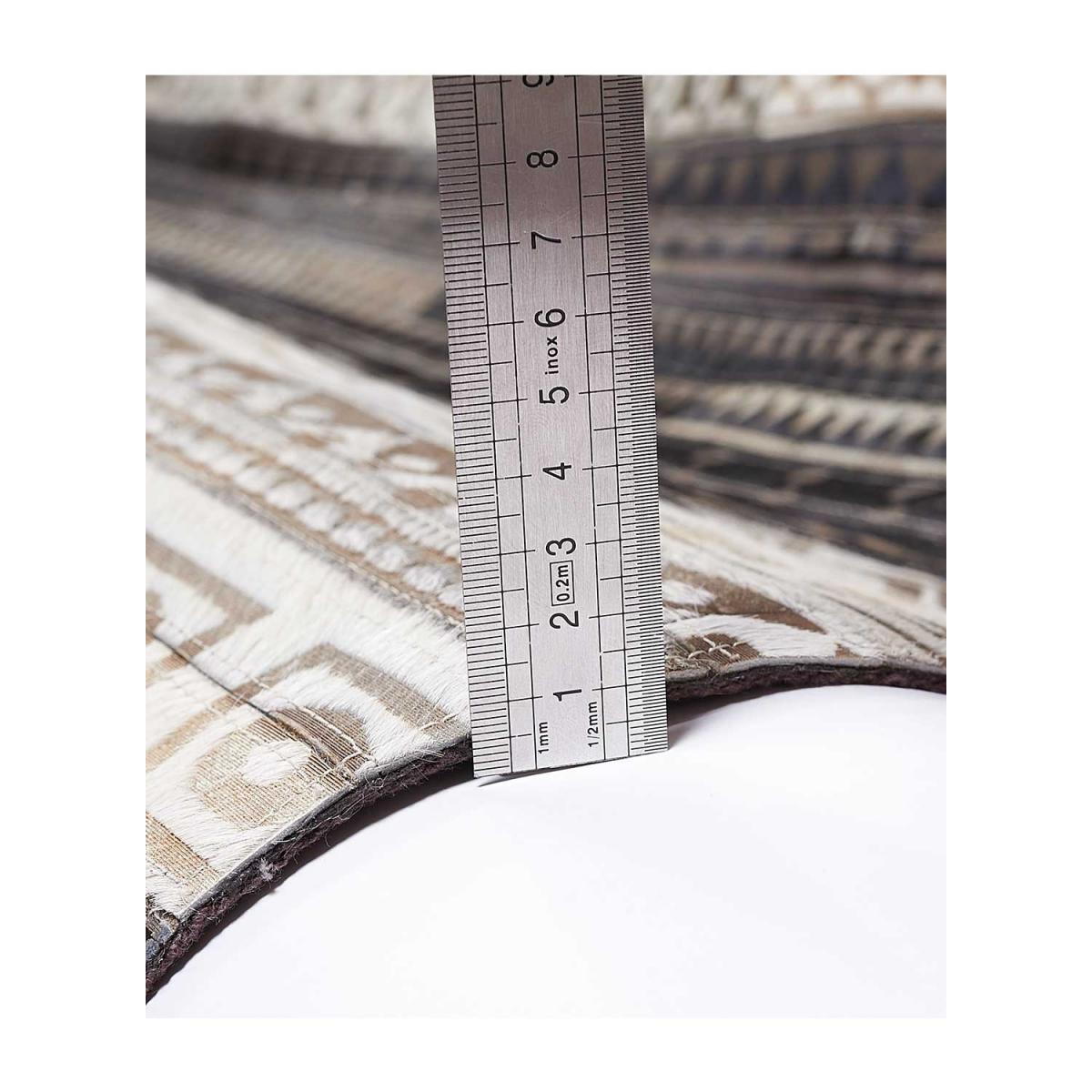 Tapis peau de vache ZAIRA, kilim fait main — vue 5